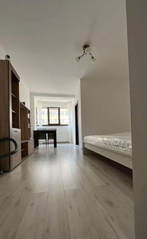 Titan Piata Minis Garsoniera de vanzare 7 minute pana la metrou