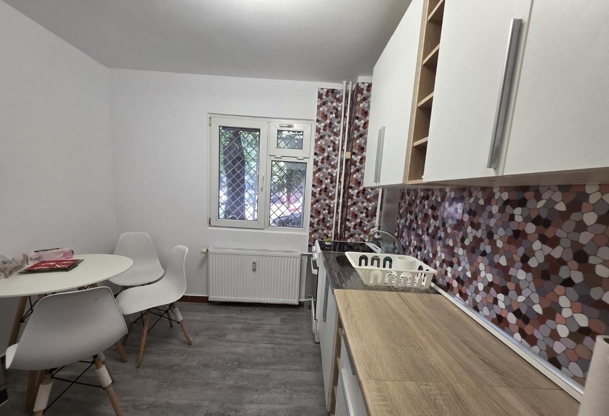 Titan 10 minute metrou si parc ior chiar pe strada Postavarul