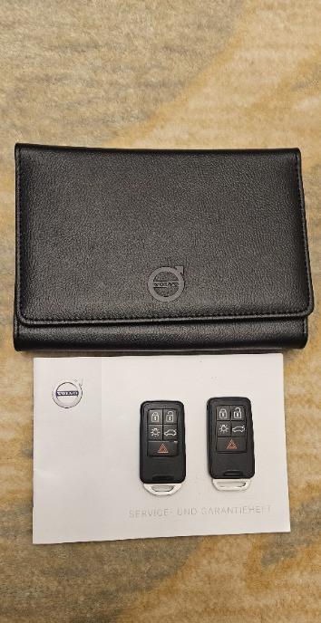 VOLVO V40 2016 - CROSS COUNTRY ndash 2 0 120 CP 17 990 eur