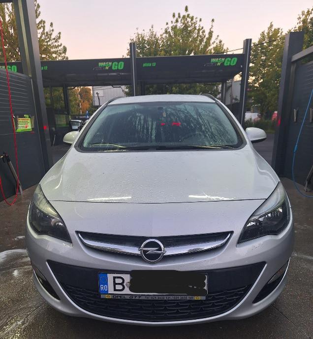 Opel Astra J Sports Tourer - 1 6 aspirat - 2015 8 700 eur