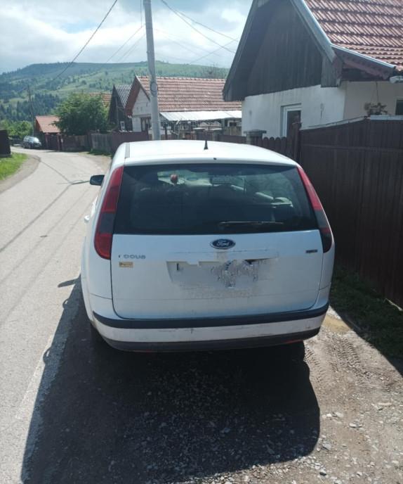 Ford focus 2007 1 6 2 500 lei