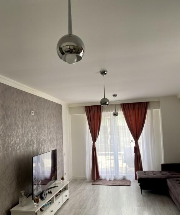 Apartament 2 camere parcare subterana curte 170 mp