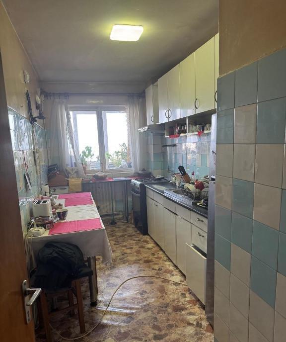 Vand apartament 4 camere MegaMall 165 000euro neg