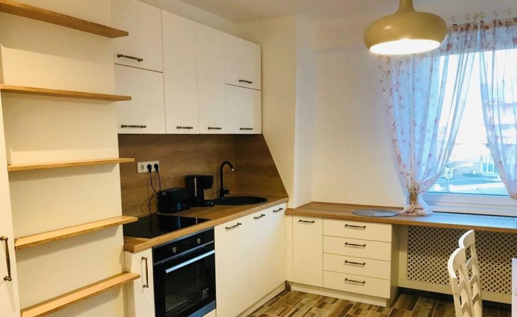 Apartament 3 camere de inchiriat zona Titan