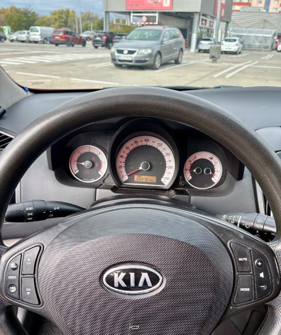 Kia Ceed 1 6 220 000 km 2 500 eur