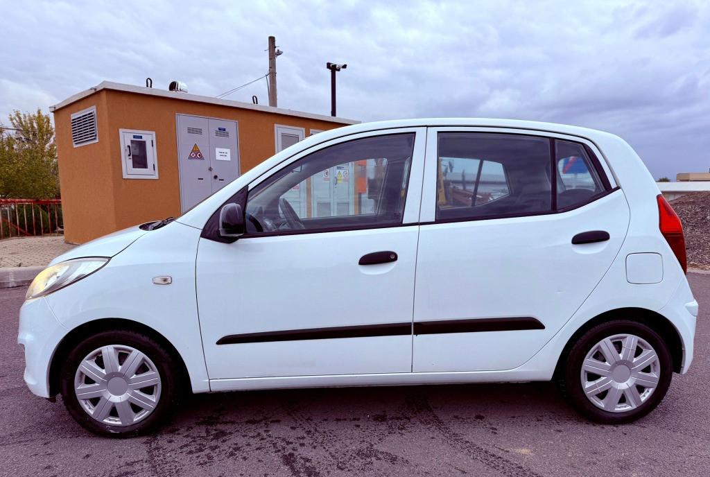Hyundai i10 an fabricatie 2012 motor 1 1L 69 CP 3 500 eur