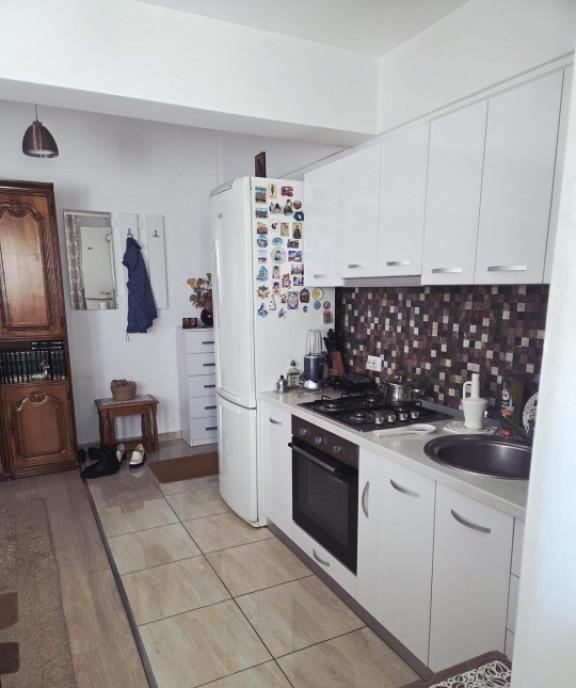 Ap 2 cam zona Bucium bloc nou