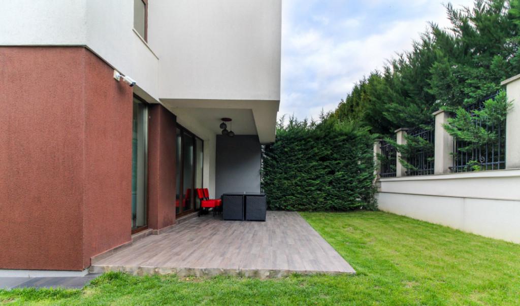 Casa la cheie cu 5 camere si 4 bai 200 mp incaperi mari B