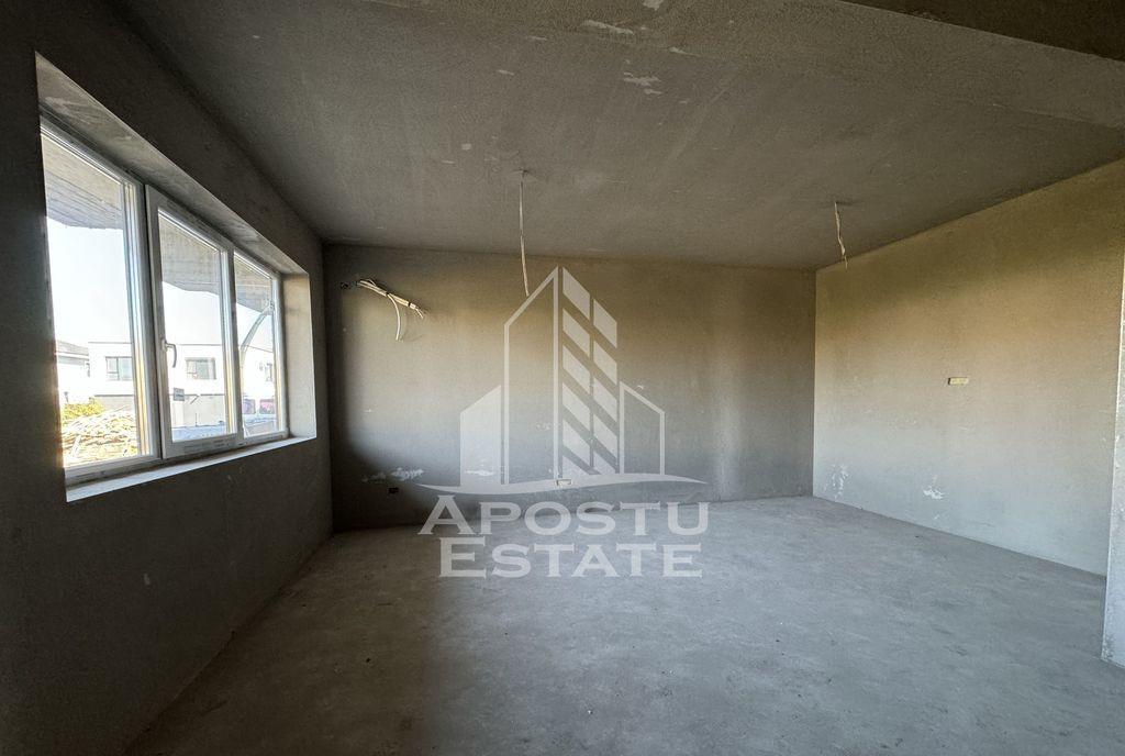 Apartamente cu 3 camere disponibile imediat curte de 103