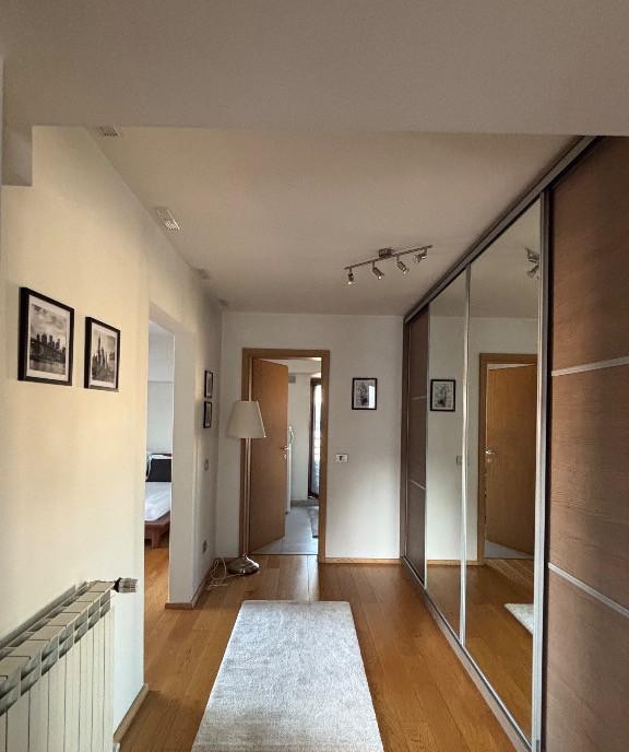 Garsoniera lux palatul parlamentului