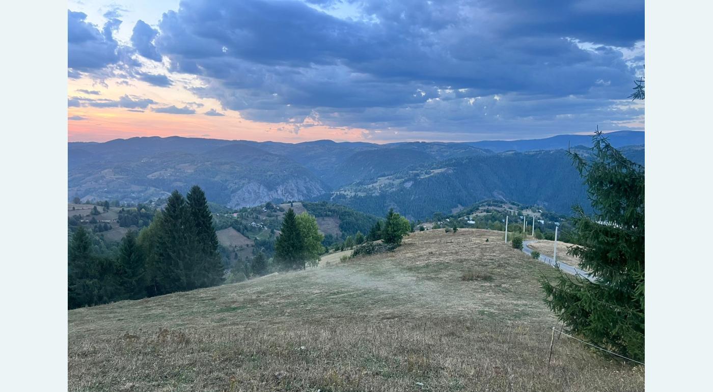 Teren de vanzare in Muntii Apuseni 4500 mp intravilan