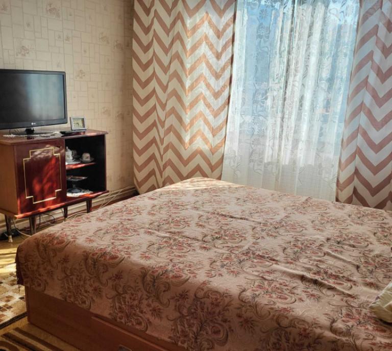 Apartament de 2 camere renovat Tractorul