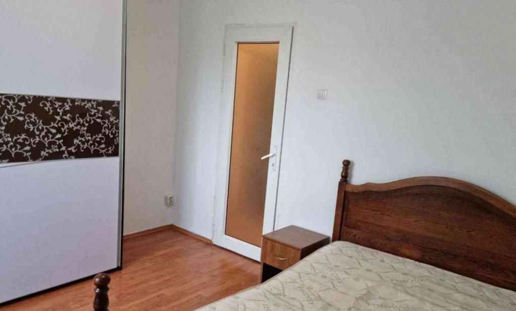 Apartament de 2 camere renovat Tractorul