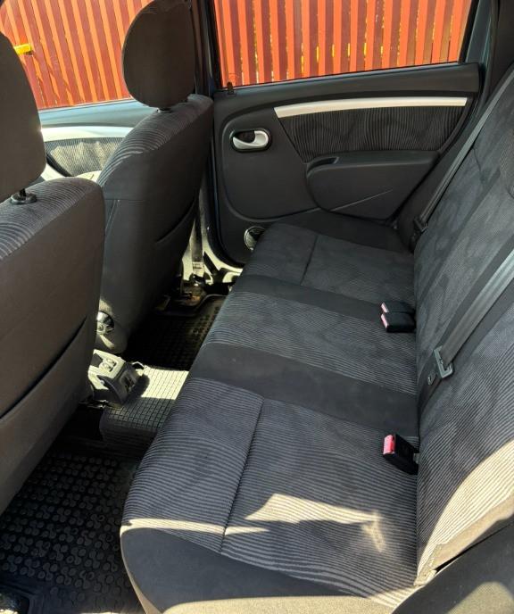 Dacia Logan 2008 Facelift Laureate 1 6 16v 105 CP pret 2600 e neg 2 600 eur