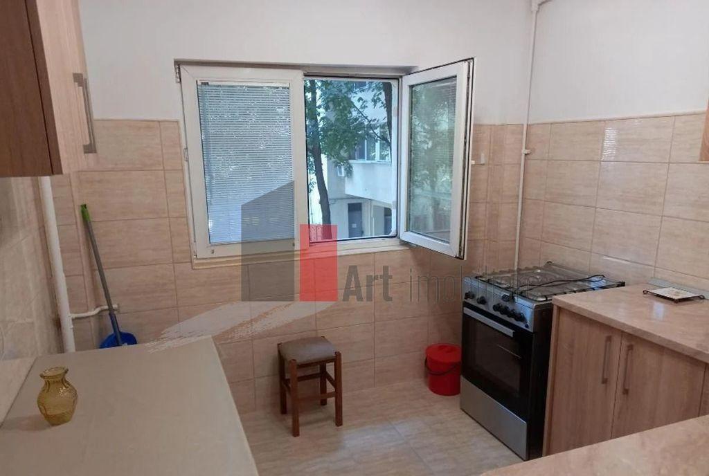 Apartament cu 3 camere de inchiriat in zona Turda oferta