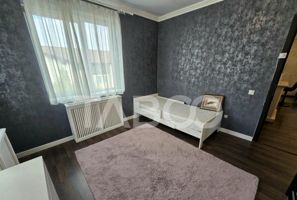 Apartament decomandat de vanzare cu 3 camere mobilat in Turn