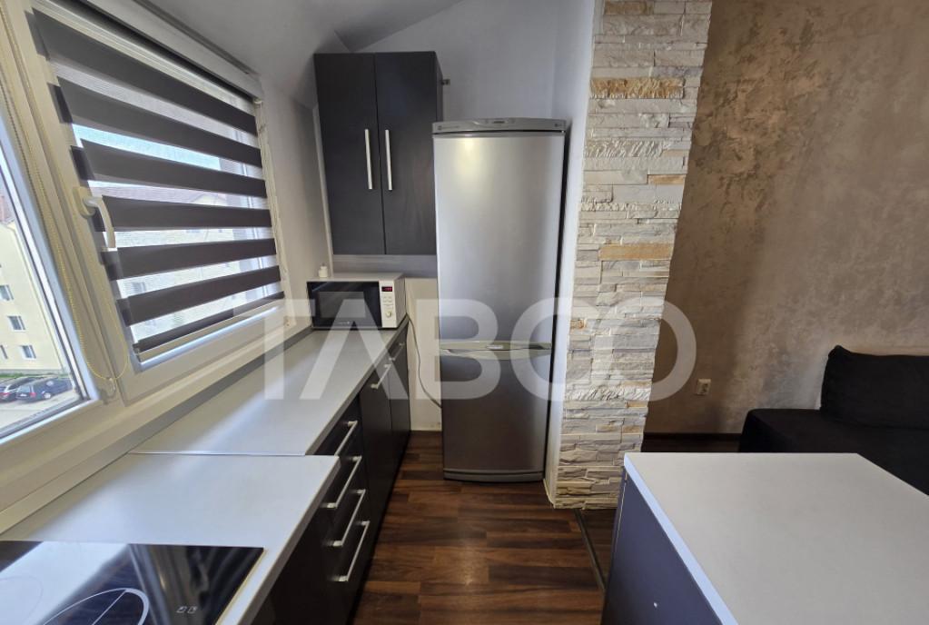 Apartament decomandat de vanzare cu 3 camere mobilat in Turn