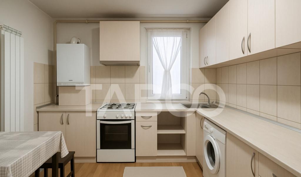 Apartament spatios de vanzare cu 3 camere balcon zona Rahove