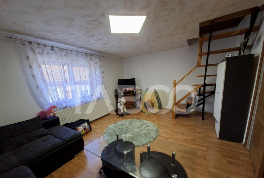 Casa cu 6 camere 720 mp teren in sat Bungard judetul Sib