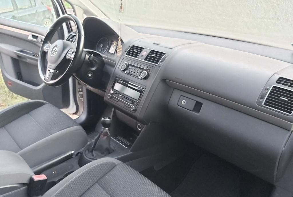 VW Touran 1 6 TDI 2 750 eur