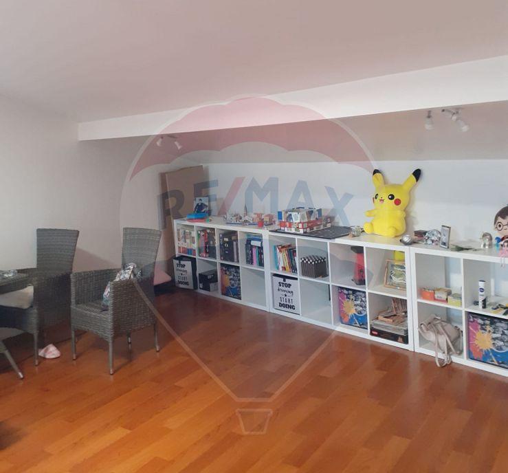 Casa D P E M 827 mp utili 5 locuri parcare Regina Maria