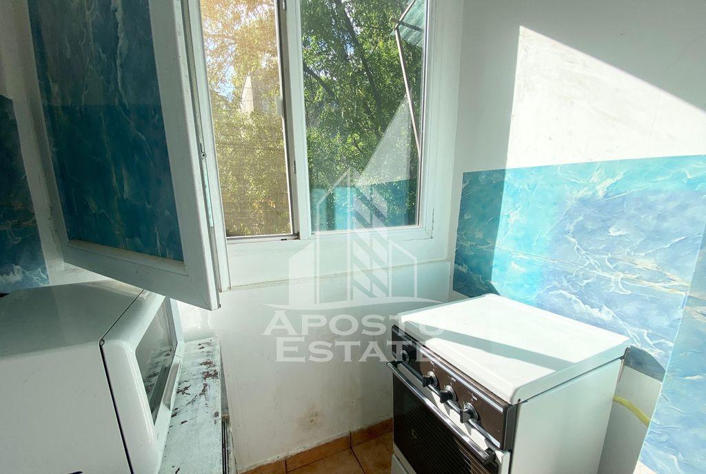 Apartament o camera decomandat centrala proprie zona B