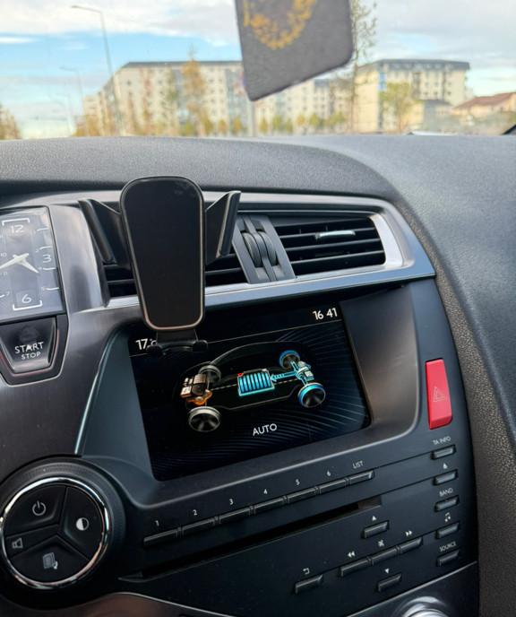 Citro euml n ds5 hybrid 4X4 automat 8 300 eur