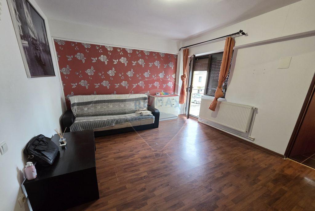 Garsoniera in spate la Penny Obor