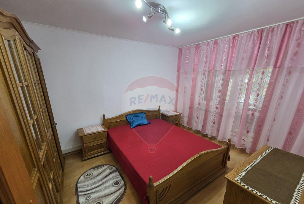 Garsoniera in spate la Penny Obor