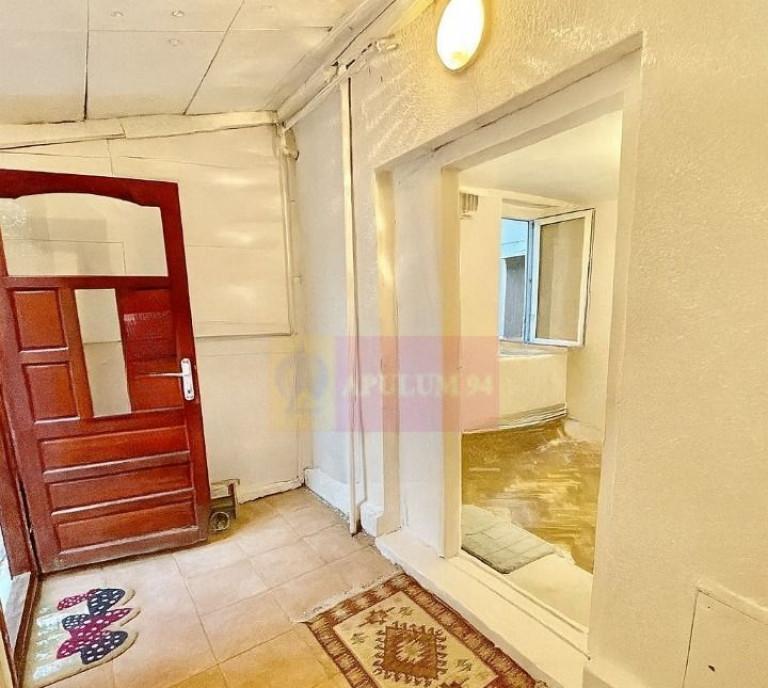 O casa micuta Piata Romana