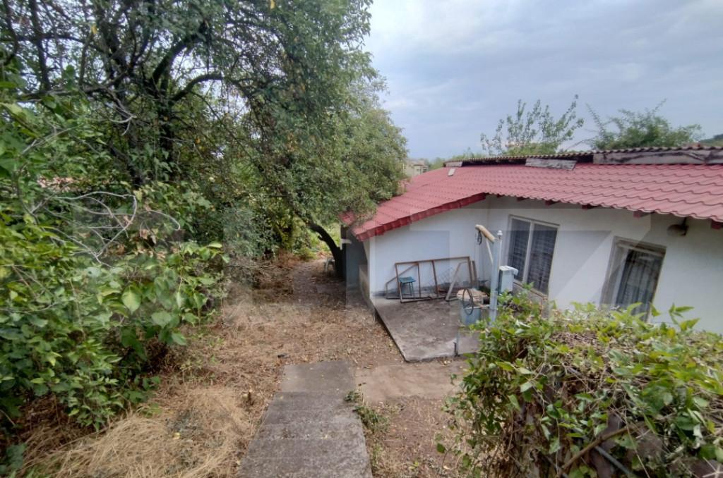 Casa Leamna de Jos teren 1167mp langa terenul de fotbal