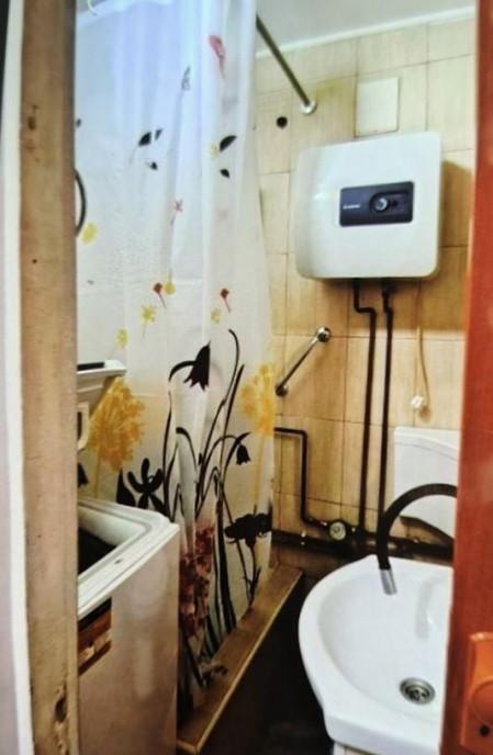 Garsoniera cu baie proprie mobilata utilata etaj2 Tracto