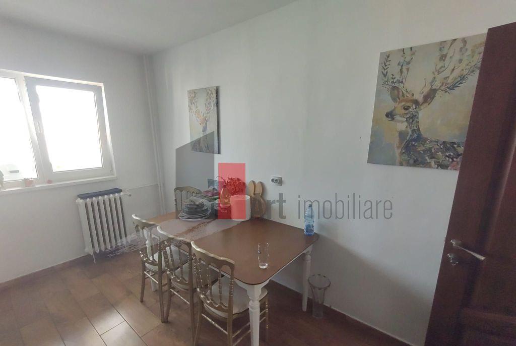Vanzare apartament semidecomandat 2 camere Bd Obregia