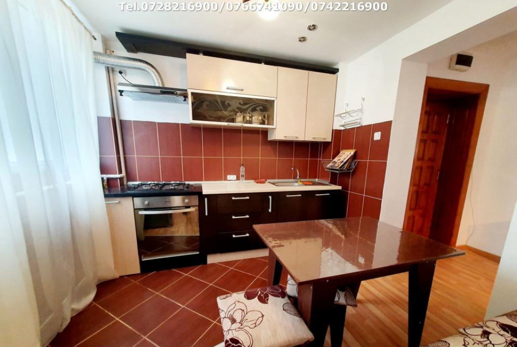 Inchiriere apartament 3 camere Aleea Garofitei