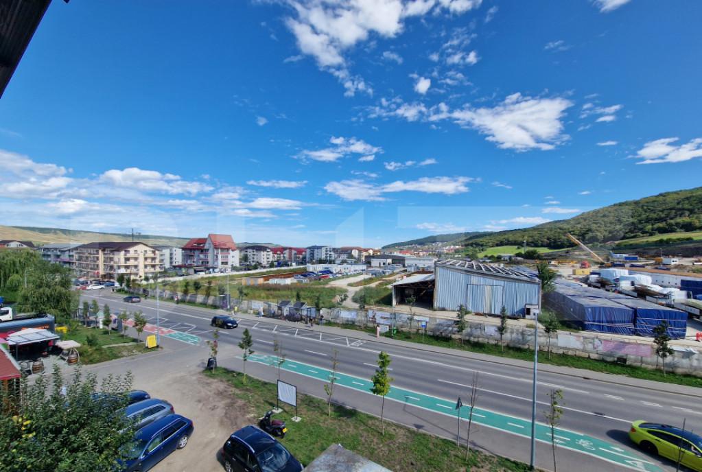 Apartament cu 2 dormitoare 51 mp 3 balcoane parcare cent