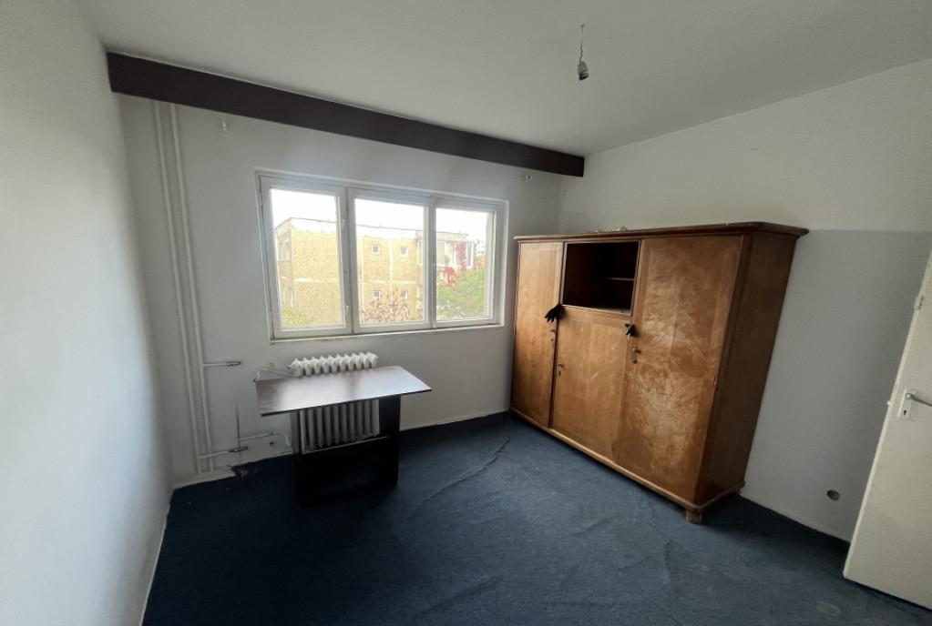 Apartament cu 3 camere Torontalului