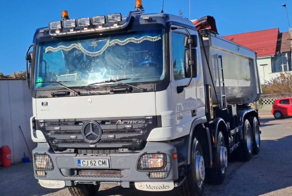 Mercedes Actros 8 times 4 58 000 eur
