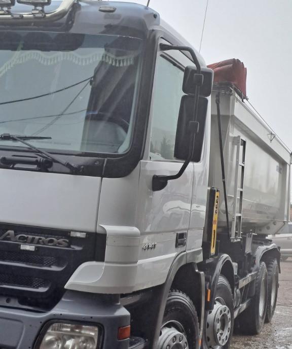 Mercedes Actros 8 times 4 58 000 eur
