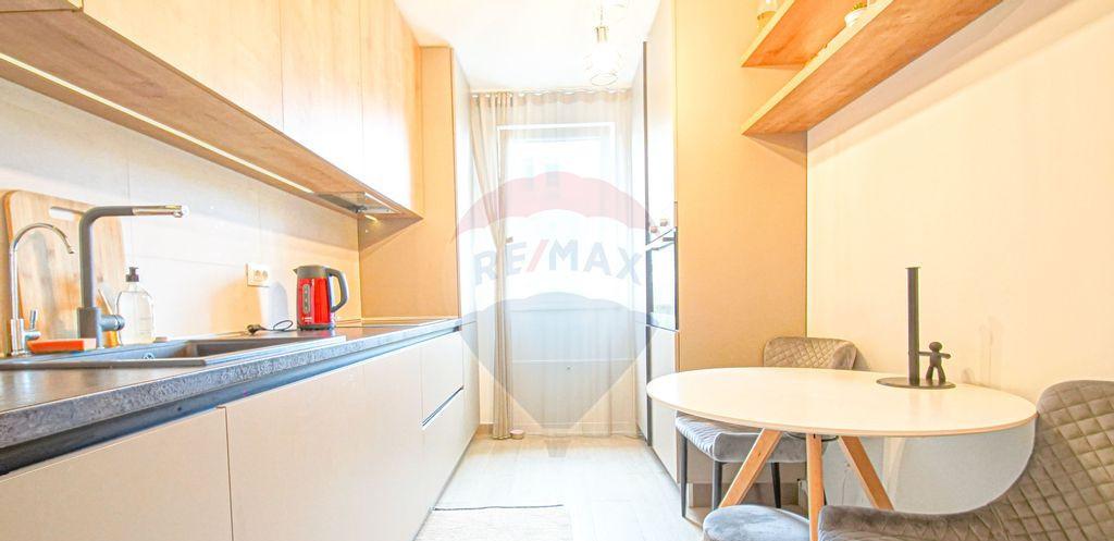 Apartament cu 3 camere 94 mp utili Urban Plaza str