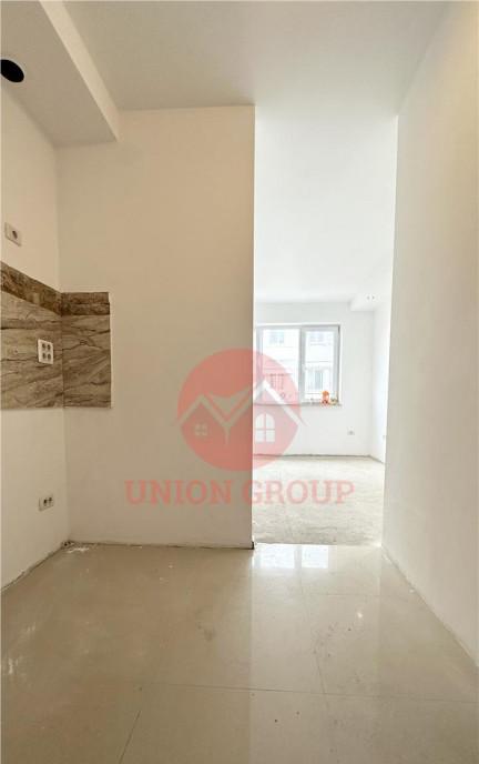 Garsoniera Luminoasa Partial Renovata Etaj 2 Zona Cet