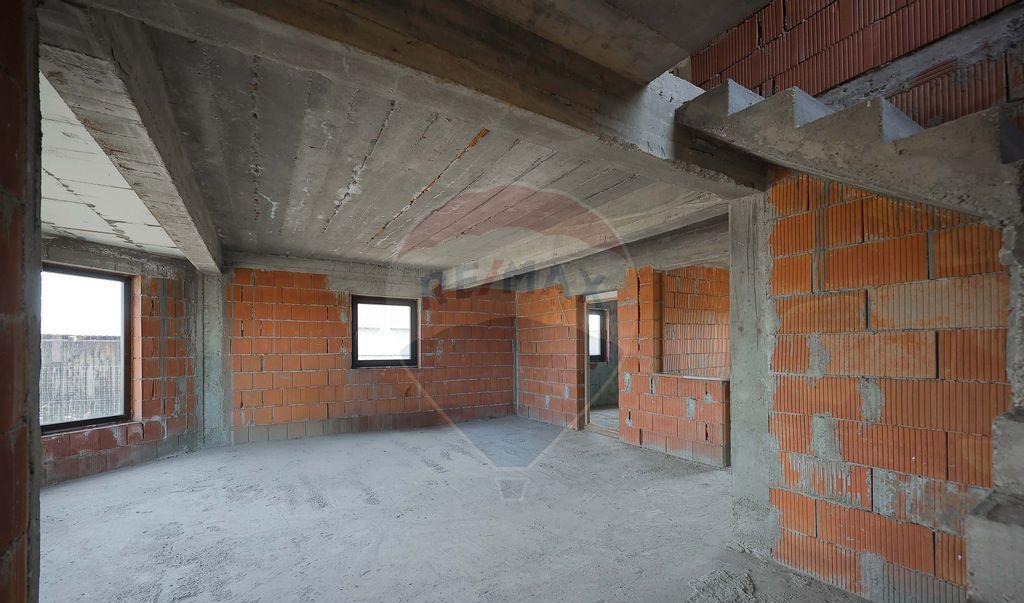 Casa cu 6 camere de vanzare la rosu in Gepiu jude