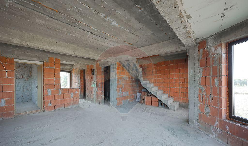 Casa cu 6 camere de vanzare la rosu in Gepiu jude