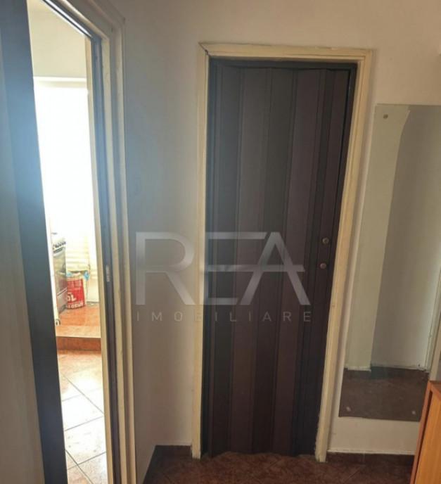Apartament 3 camere bloc 1978 anvelopat Drumul Taberei