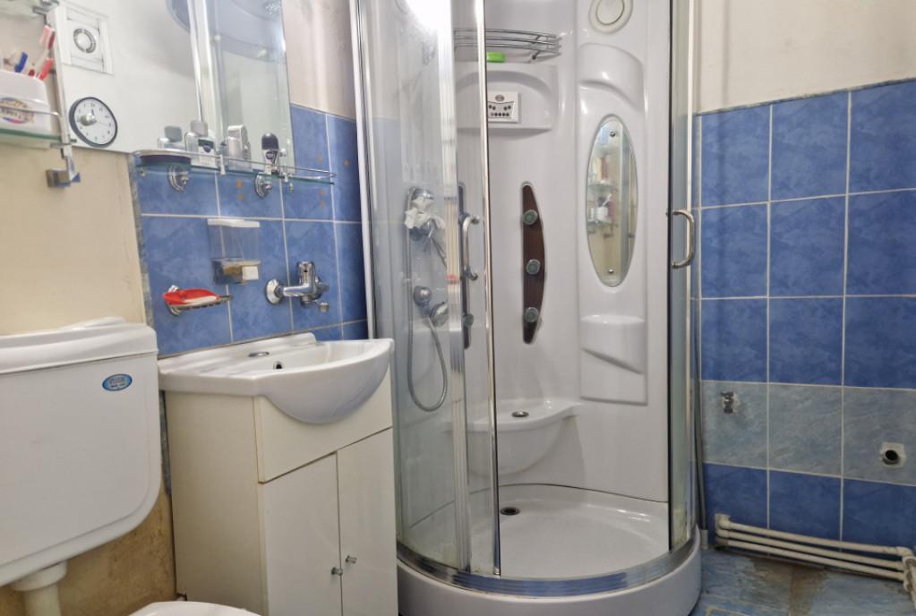 Apartament 3 camere - zona linistita aproape de Faculta