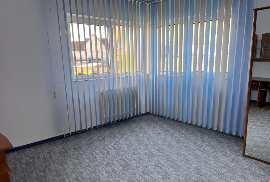 Apartament spatios 3 camere anl Tilisca Calea Poplacii