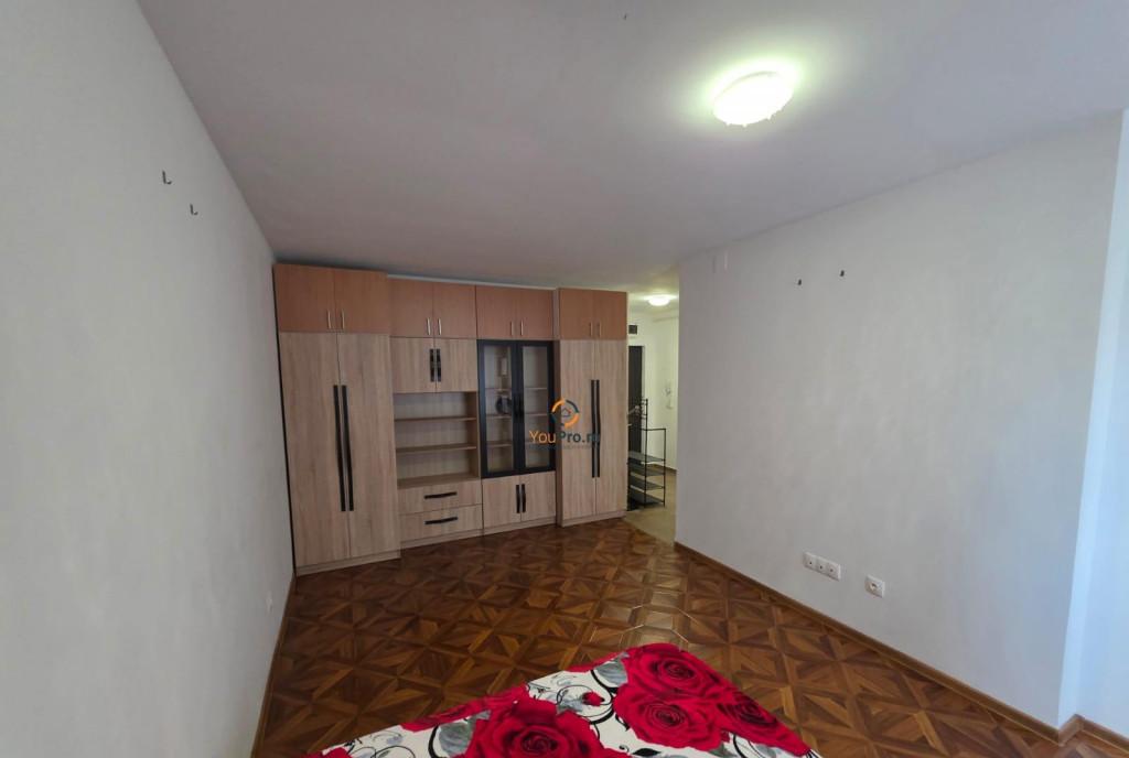 Bloc Nou Toronto cu Loc de Parcare