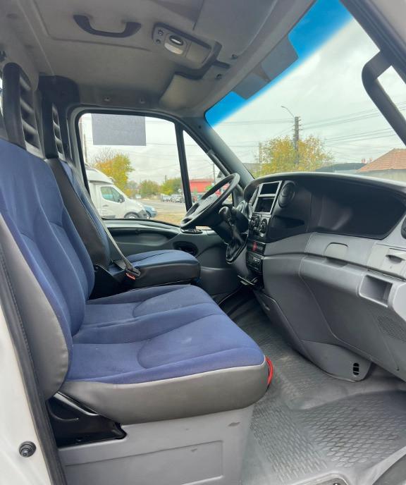Iveco Daily 65C15 an 2009 luna 10 basculeaza pe 3 parti reconditionata nou 17 000 eur
