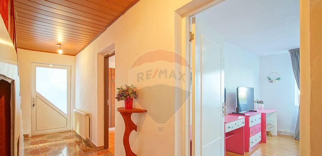 Casa cu 6 camere de vanzare in Rasnov teren 1 100 m