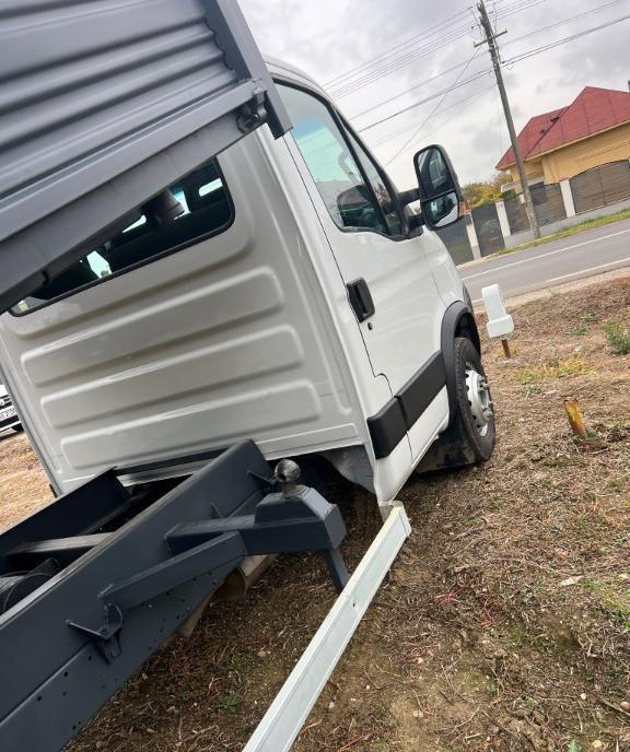 Iveco Daily 65C15 basculare pe 3 parti 6 5 t totul recondionat nou 17 000 eur