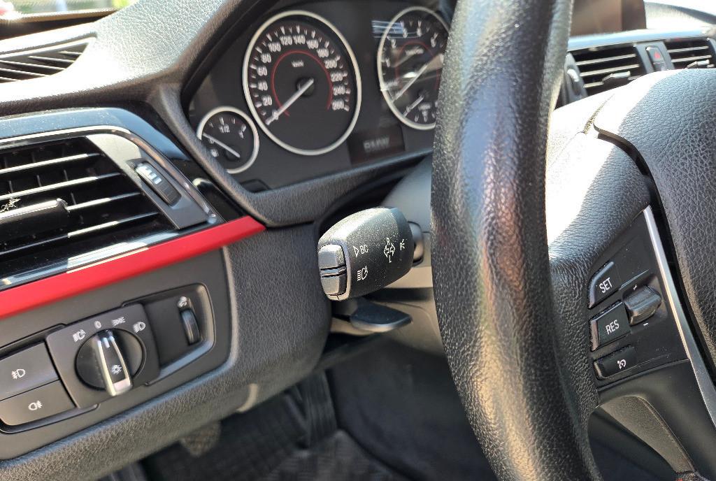 BMW Seria 3 F30 320i Manuala Sport Line Faruri adaptive Interior sport 10 400 eur